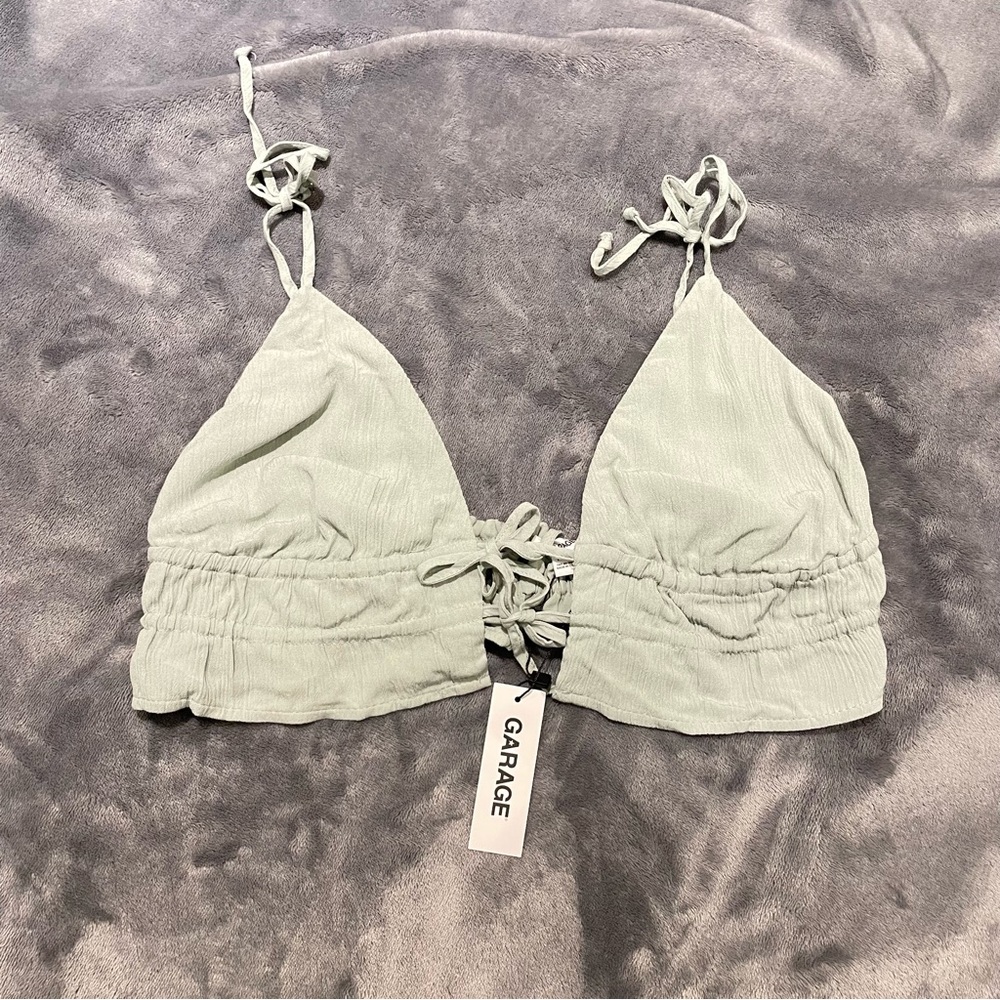 NWT Garage Tie Front Top